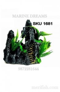 MOUTAIN TOY WITH GREEN LEAF